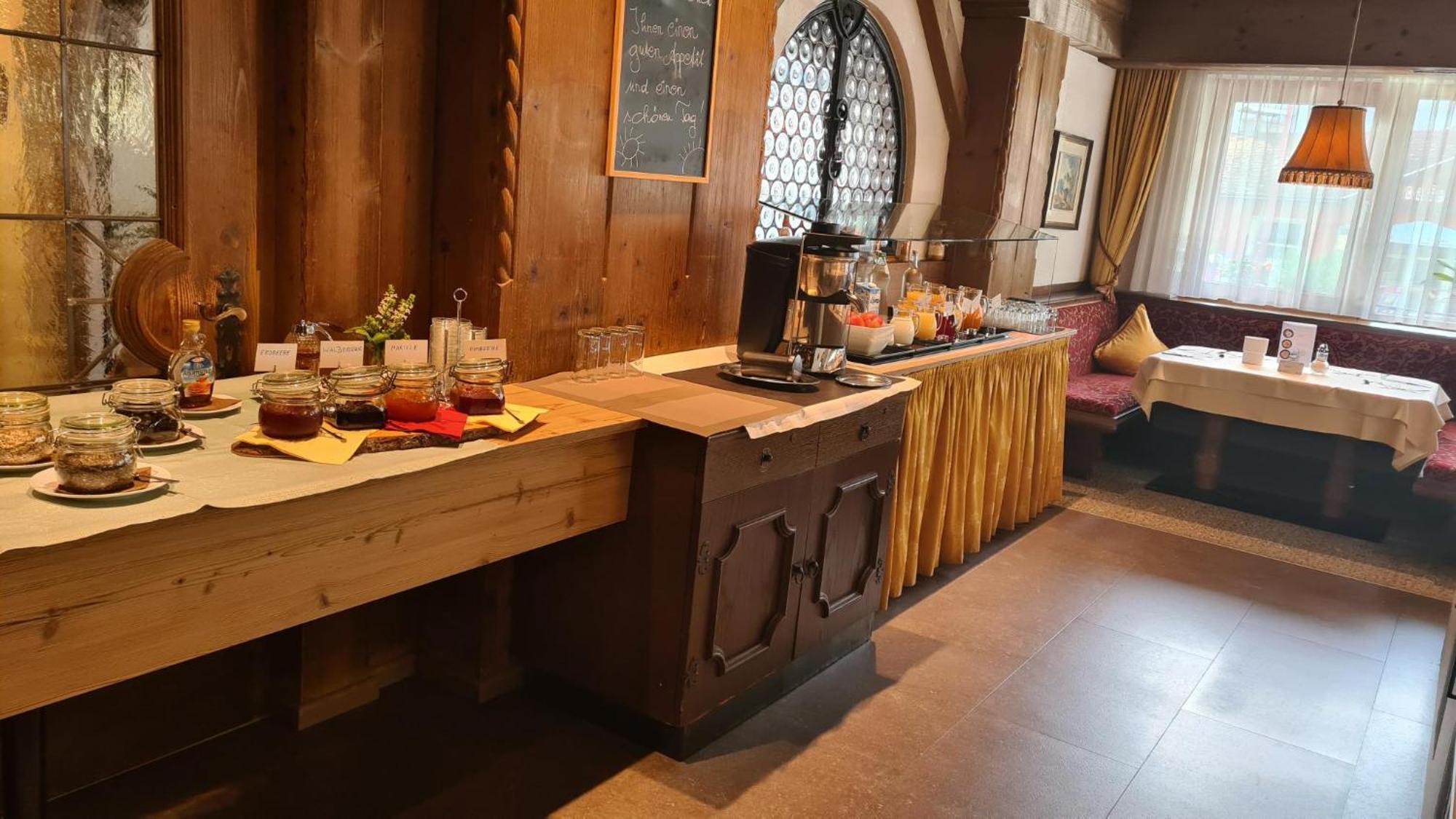 Hotel Donnerhof Fulpmes Bagian luar foto