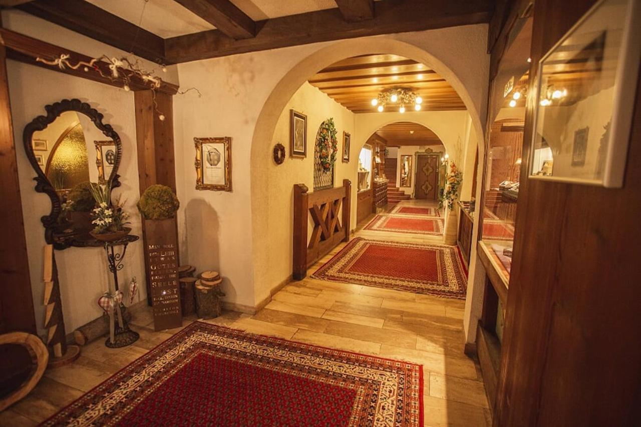 Hotel Donnerhof Fulpmes Bagian luar foto